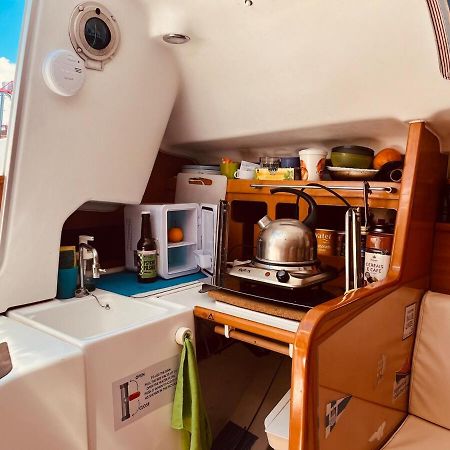 ホテル Surfbird Cozy Sailboat Escape リスボン エクステリア 写真