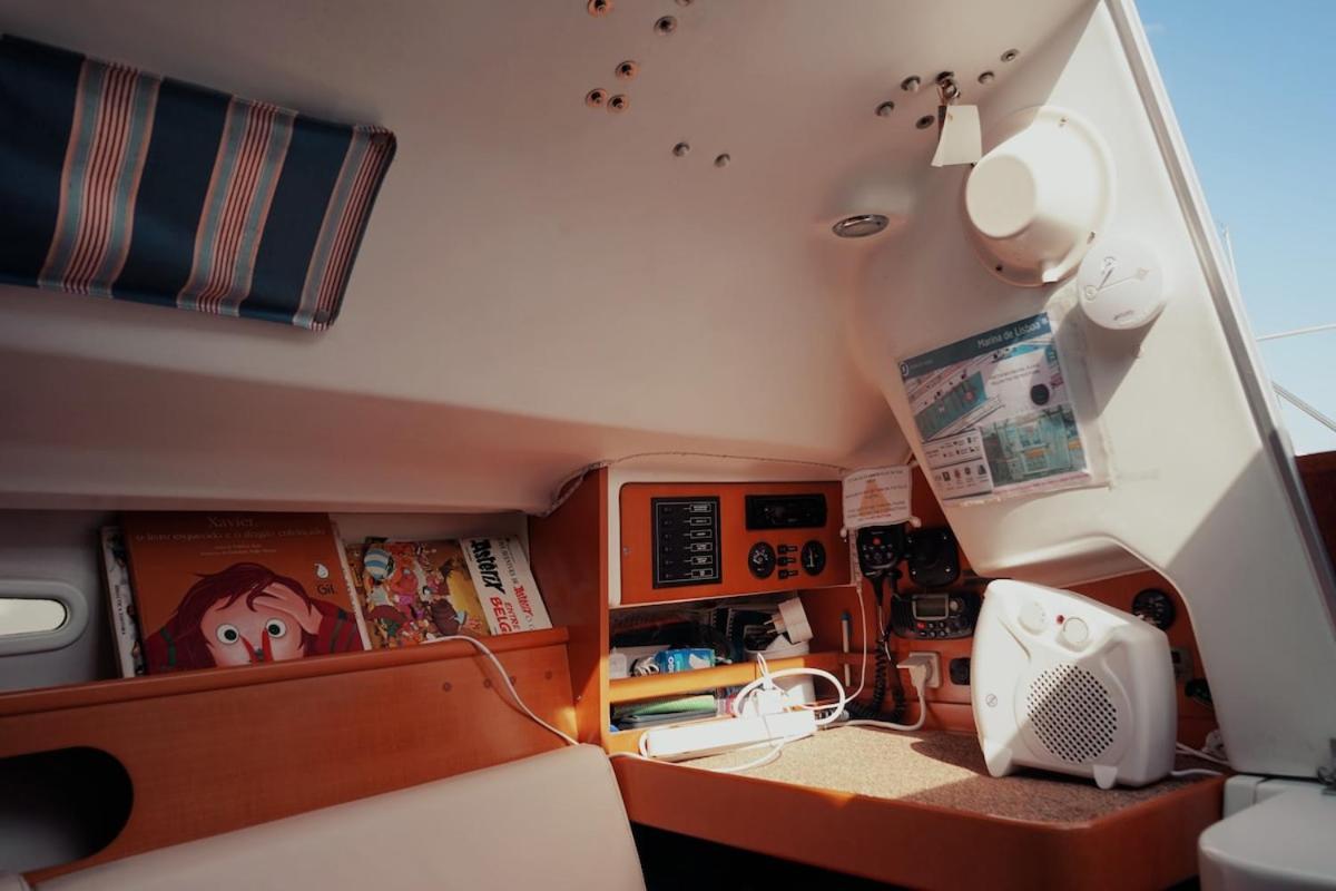 ホテル Surfbird Cozy Sailboat Escape リスボン エクステリア 写真